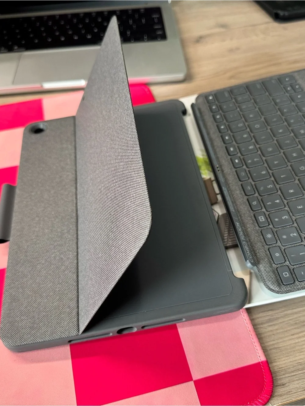 Logitech Combo Touch Keyboard Case for iPad (Black)